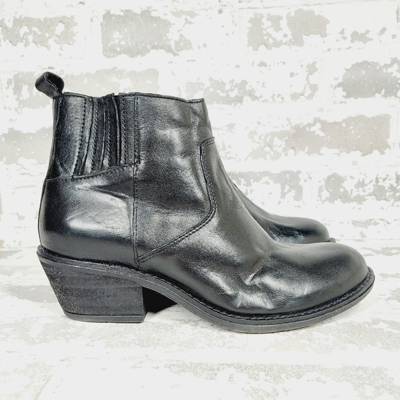 New Sofft Ardmore Black Leather Round Toe Block Heel Bootie i763 - Picture 4 of 12